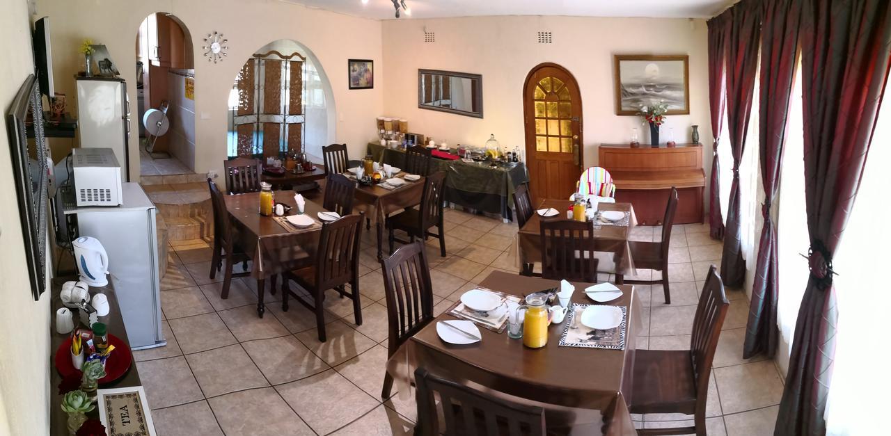 All Over Africa Guest House Kempton Park Esterno foto