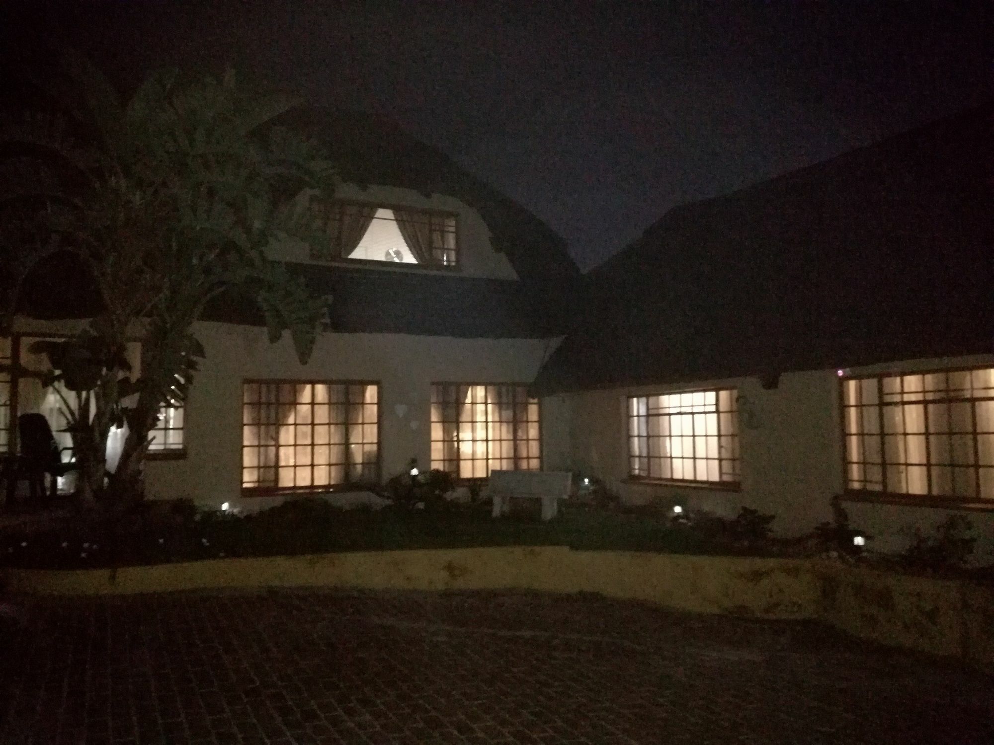 All Over Africa Guest House Kempton Park Esterno foto