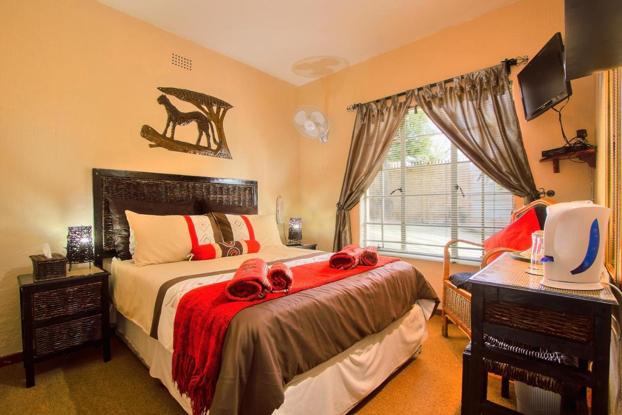 All Over Africa Guest House Kempton Park Esterno foto