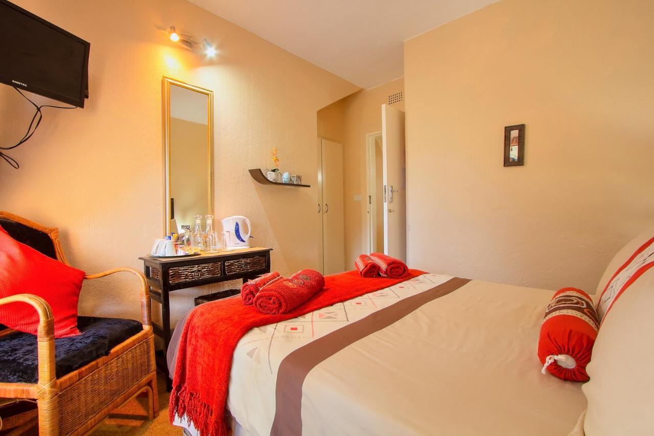 All Over Africa Guest House Kempton Park Esterno foto