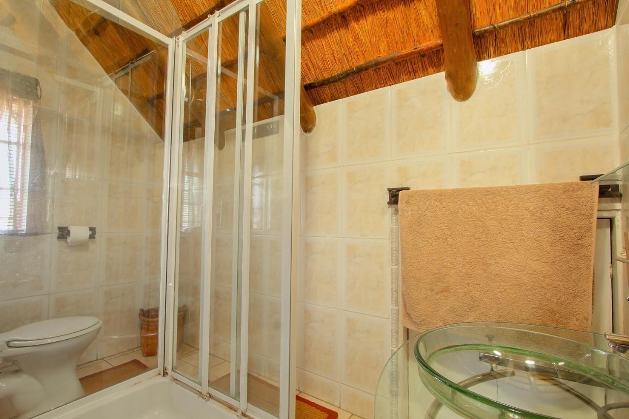 All Over Africa Guest House Kempton Park Esterno foto